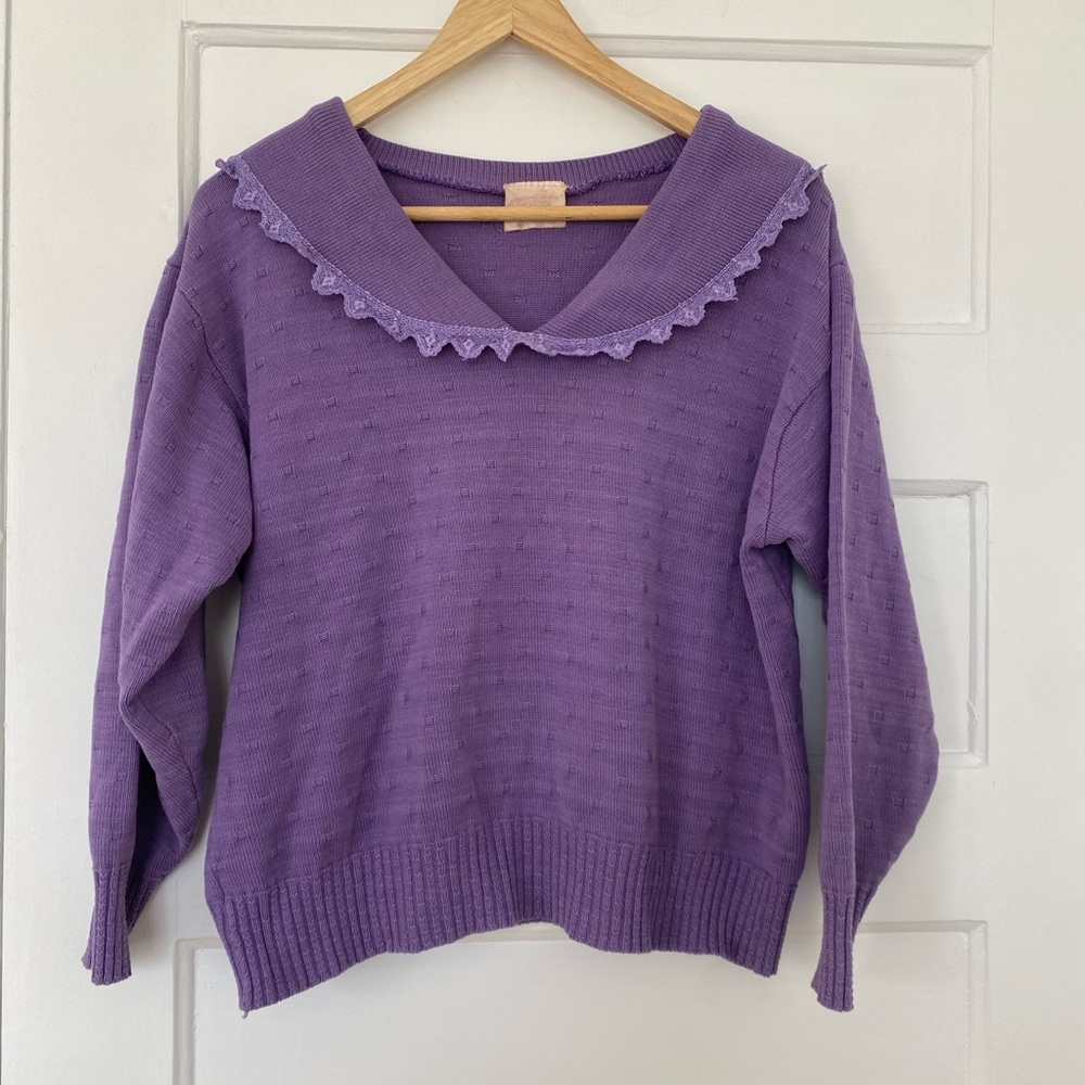 Vintage cottagecore knit sweater with bib-style collar and lace details
